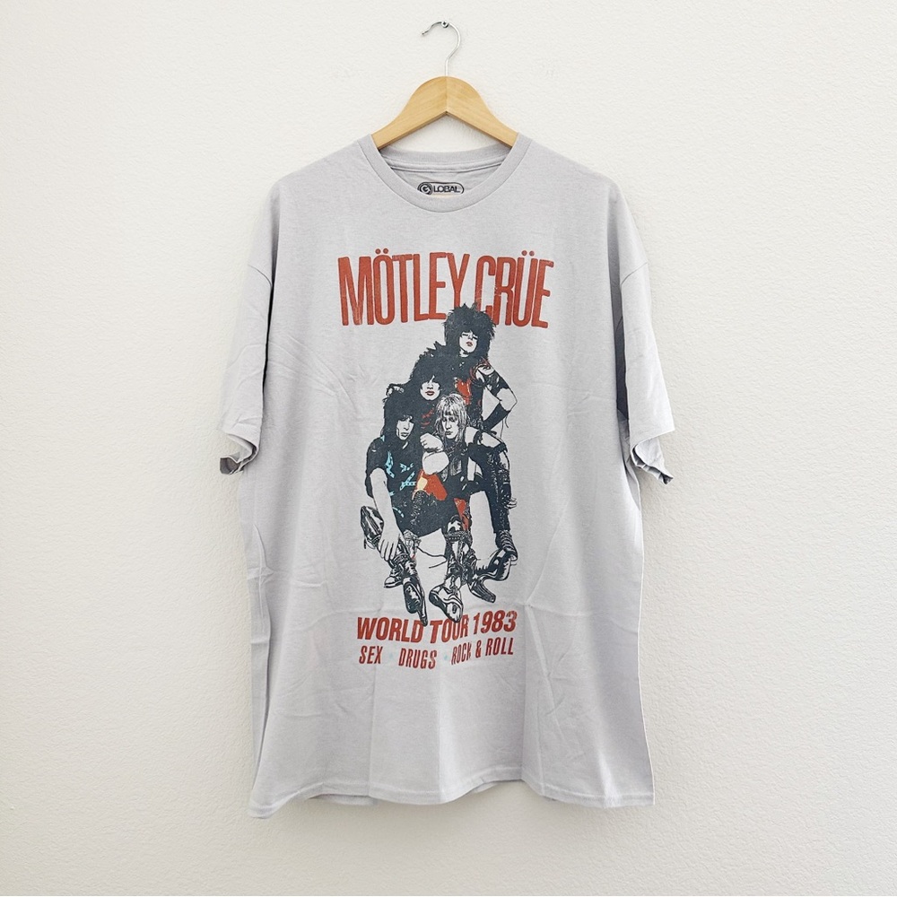 NEW Motley Crue World Tour 1983 Graphic Tee